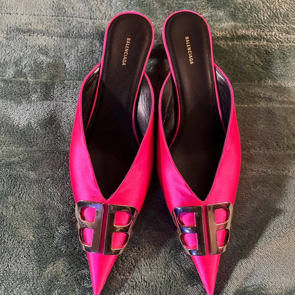 Balenciaga pink BB pump heels